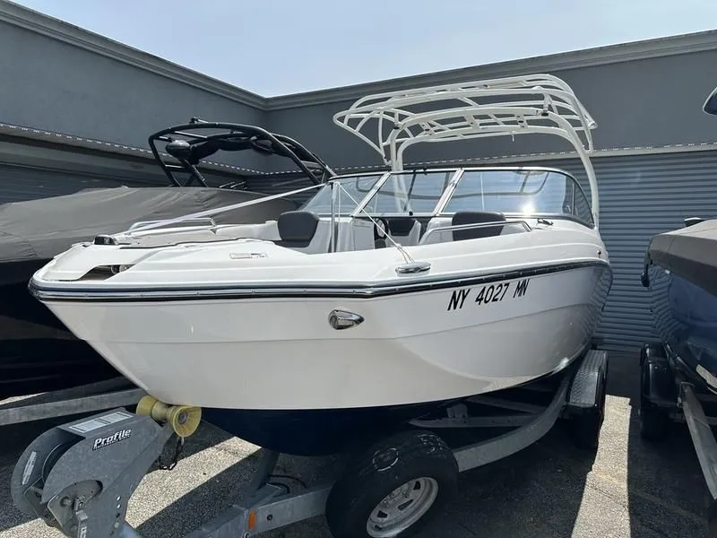 2017 Yamaha Marine 242 Limited S