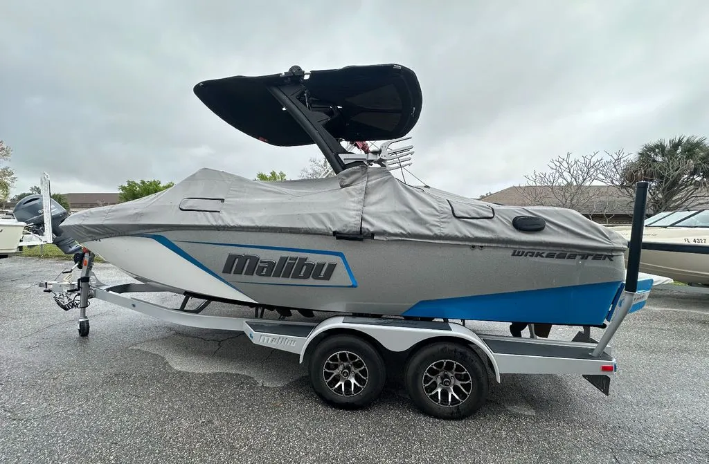 2021 Malibu Boats 22 LSV in Lake Placid, FL