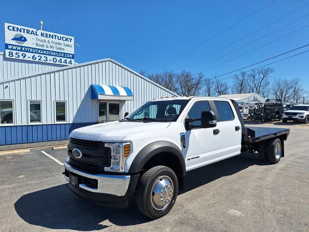 2018 Ford F-550 DRW Crew Cab Flatbed 4WD