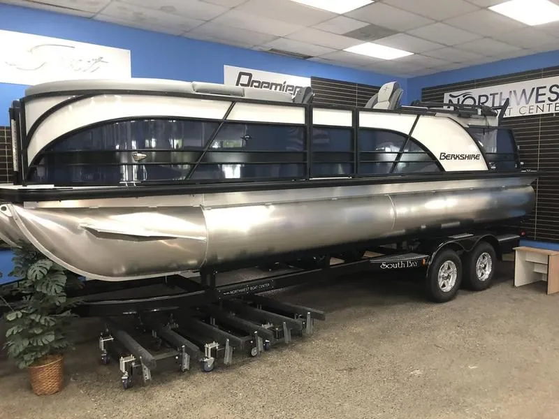 2022 Berkshire Pontoons 23RFX STS