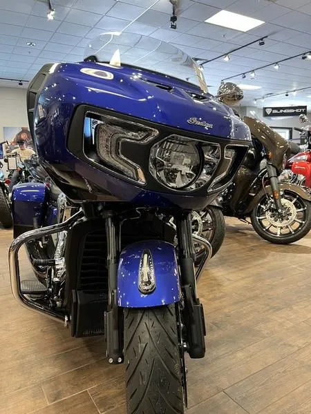 2023 Indian Motorcycle Challenger Limited Spirit Blue Metallic / Black Metallic