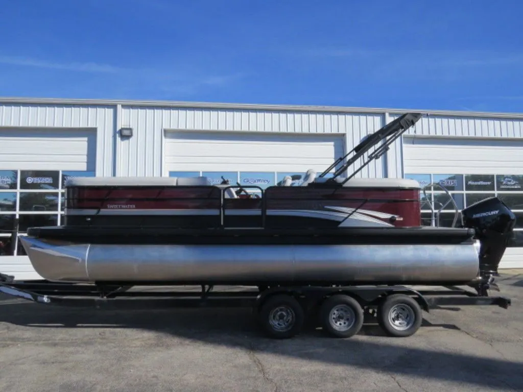 2023 Godfrey Pontoons Sweetwater 2486 SB iMPACT PLUS 29 in. Center Tube in Osage Beach, MO