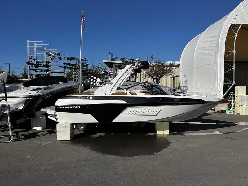2023 Malibu Boats 20 VTX