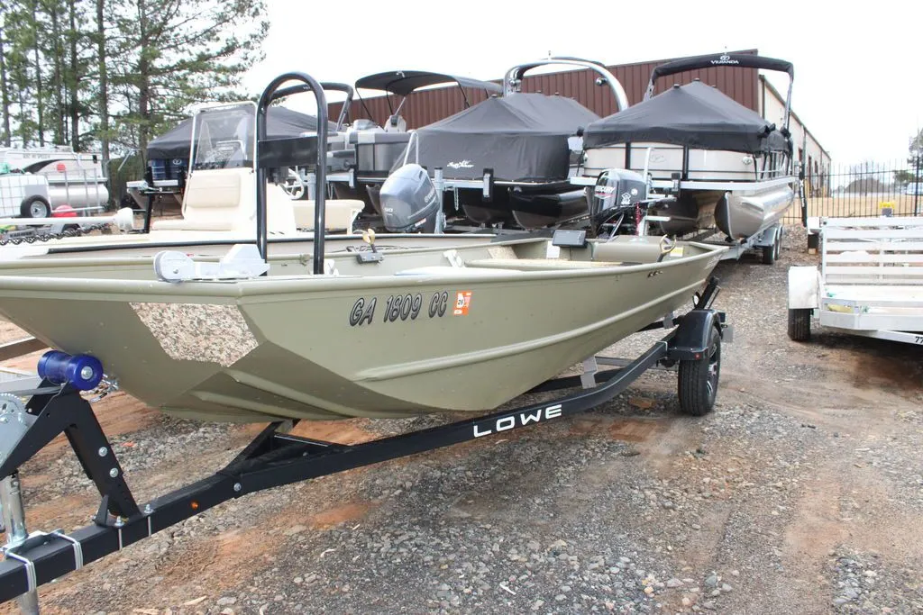 2023 Lowe Boats L1852MT Aura