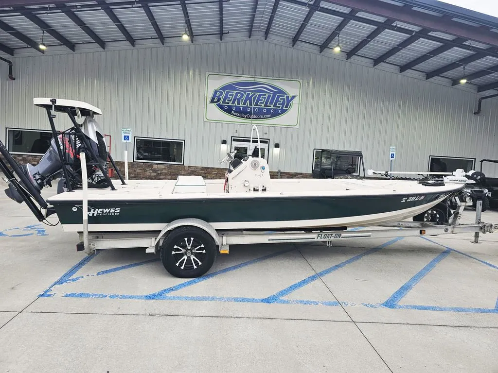 2002 Hewes Redfisher 21