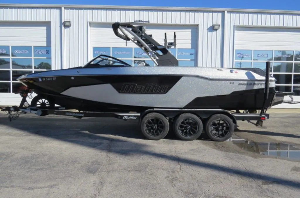 2019 Malibu Boats 25 LSV in Lewisville, TX