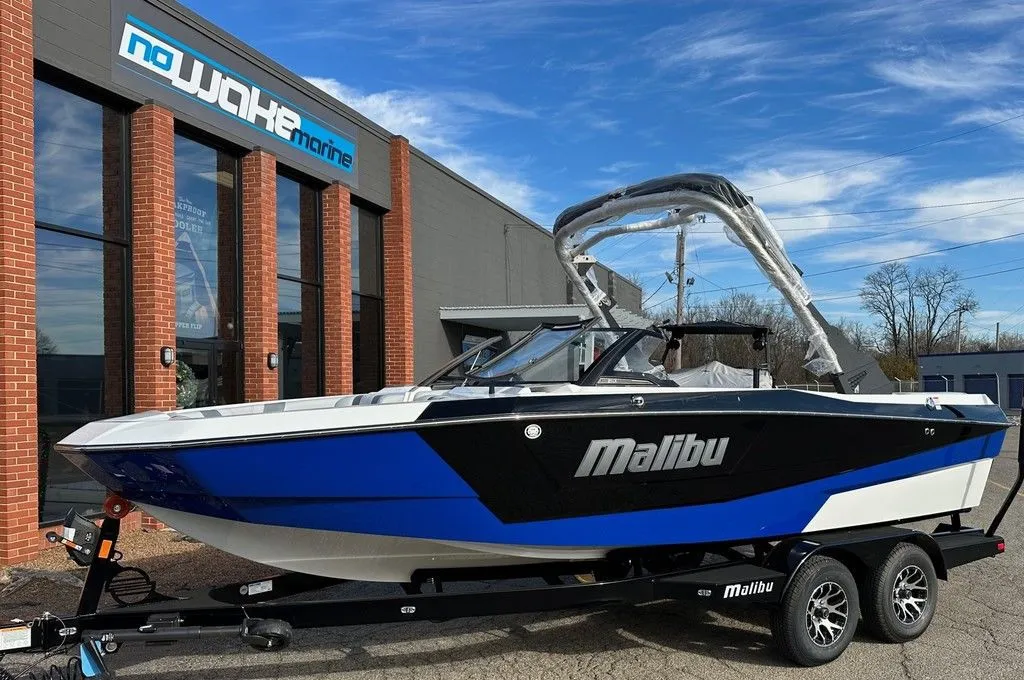 2024 Malibu Boats 21 LX R 