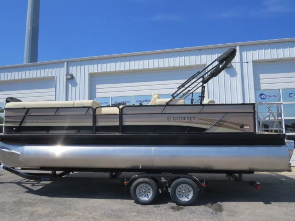 2022 Godfrey Pontoons Sweetwater 2486 SFL iMPACT PLUS 29 in. Center Tube in Osage Beach, MO