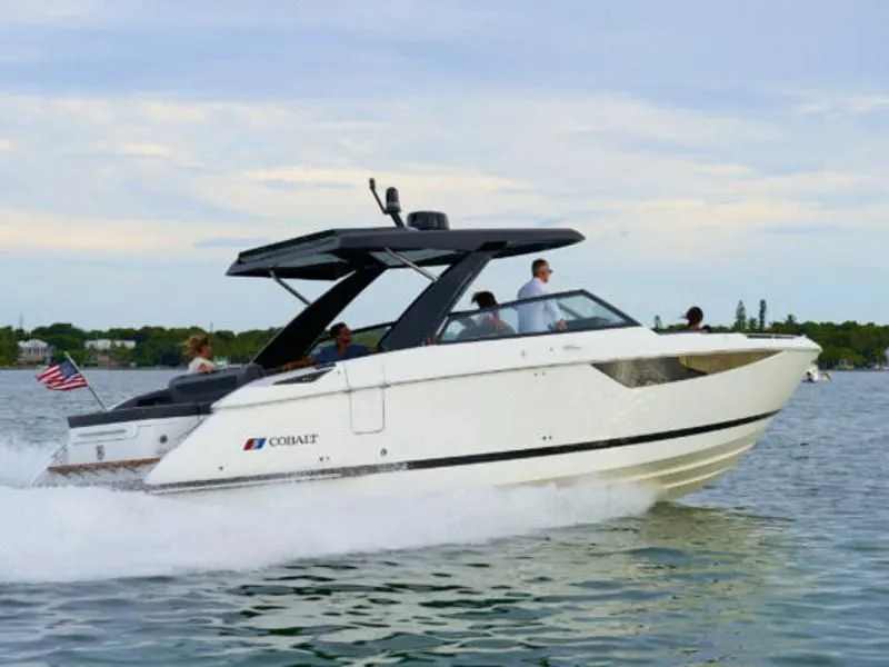 2024 Cobalt Boats R35