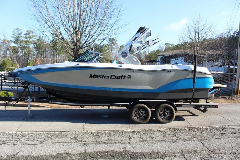 2019 MasterCraft X24