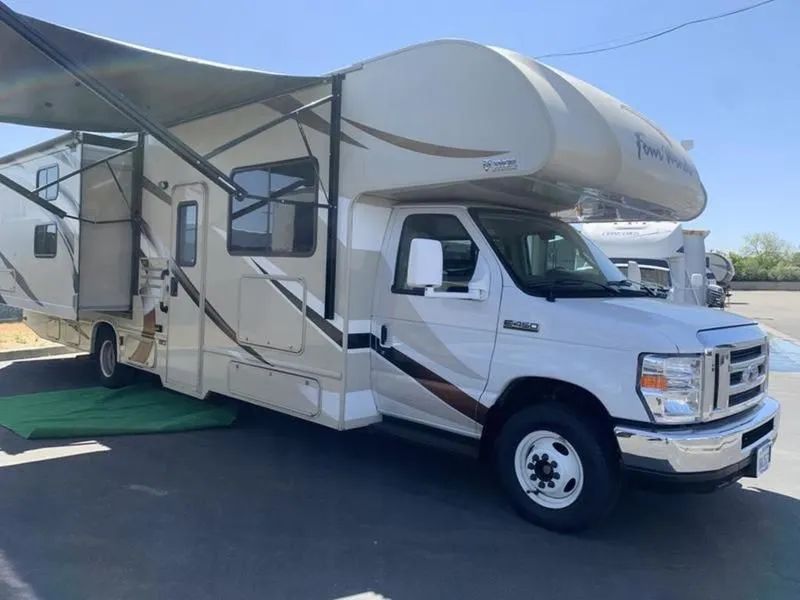 2019 Thor Motor Coach Four Winds 30D Ford
