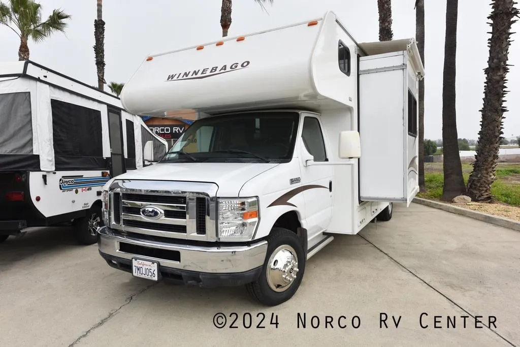 2015 Winnebago Minnie Winnie 27Q