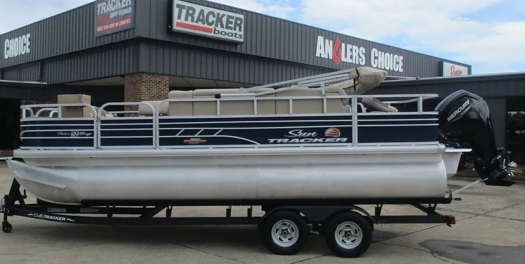 2023 Sun Tracker Fishin' Barge 20 DLX in Spindale, NC