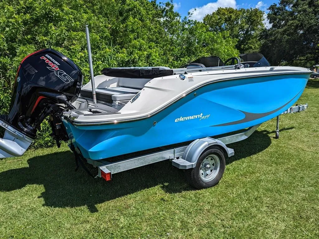 2023 Bayliner Element M19