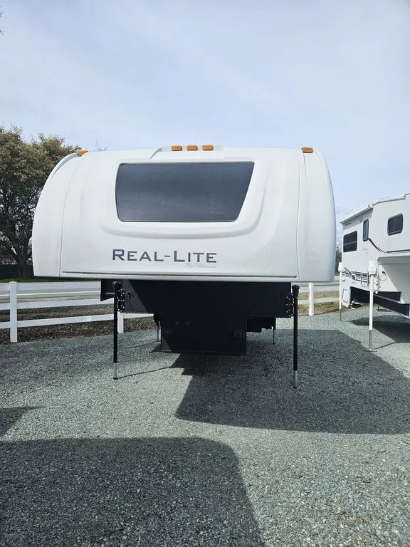 2016 Palomino Real-Lite Truck Campers Hard Side Max HS-1912