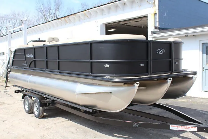 2024 Bentley Pontoons  Legacy 223 QSB 3/4 Tube