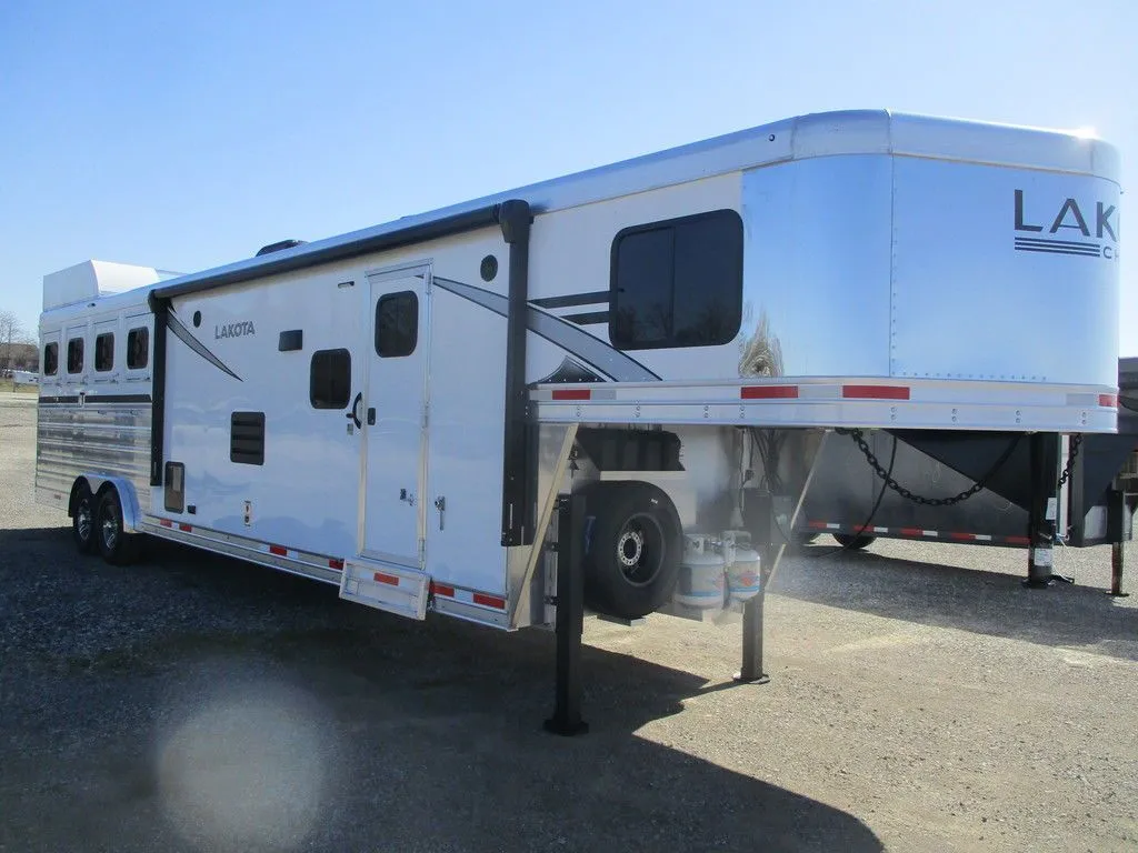 2025 Lakota Trailers 8413SR