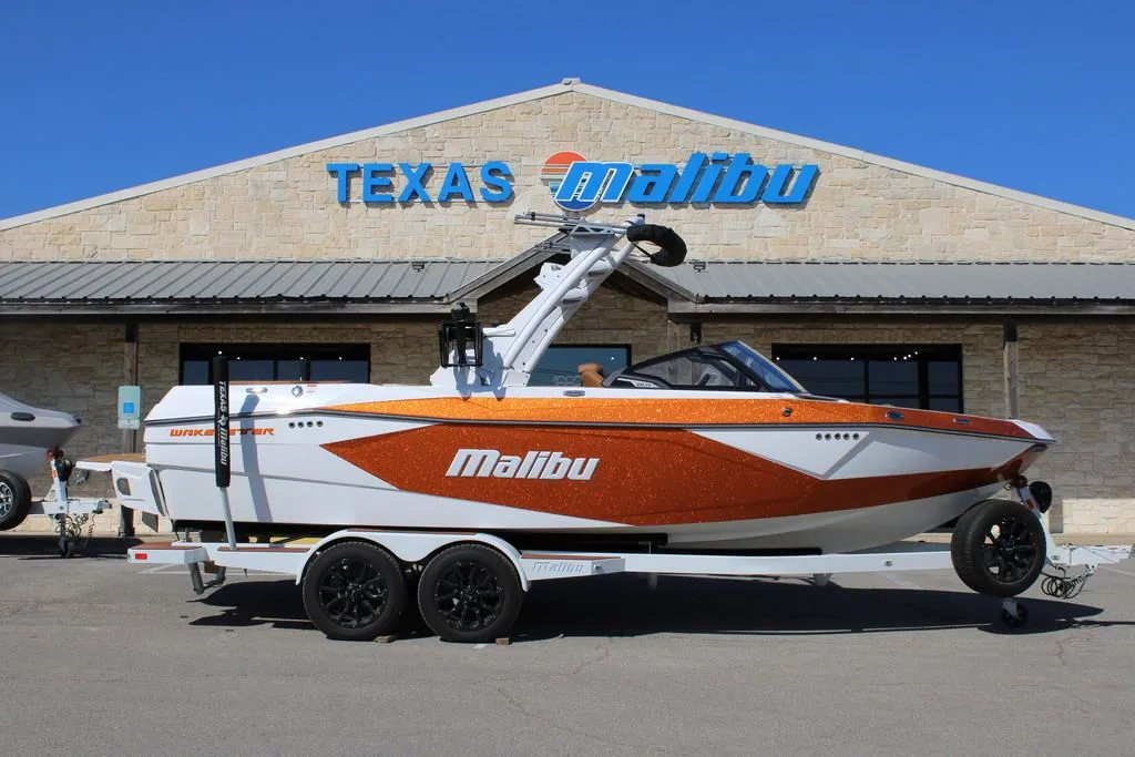 2024 Malibu Boats 23 LSV