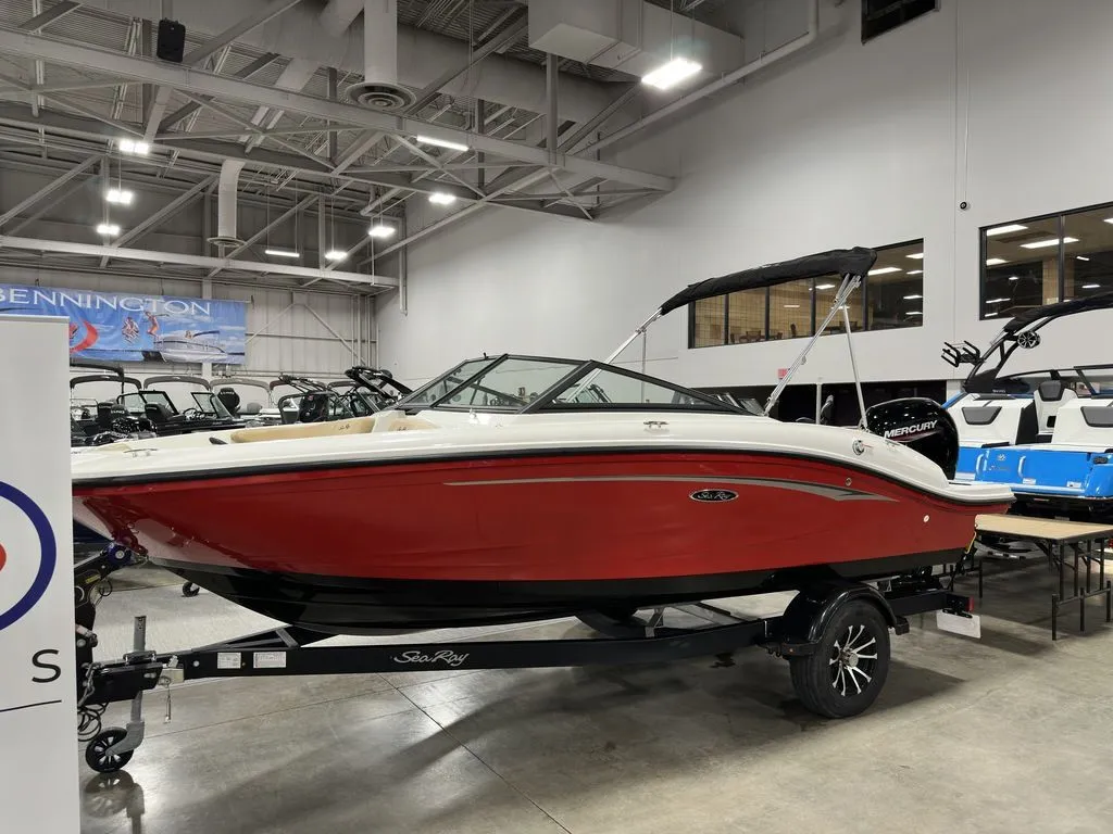 2023 Sea Ray SPX 190 Outboard in Bismarck, ND