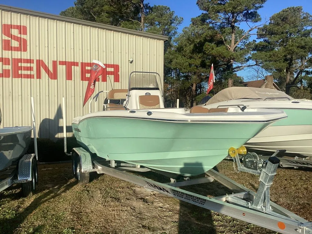 2024 NauticStar 211 HYBRID