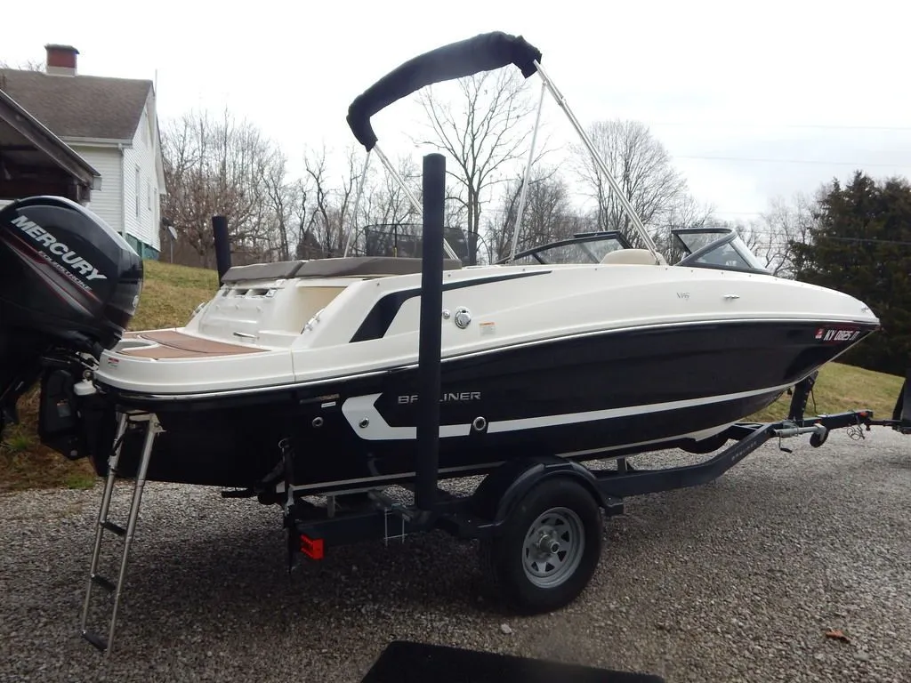 2018 Bayliner VR5 Bowrider in Richmond, KY