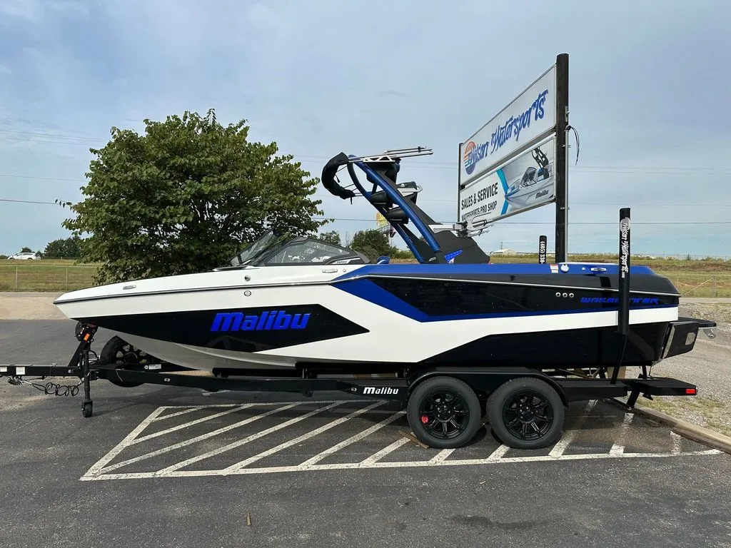 2024 Malibu Boats 23 MXZ