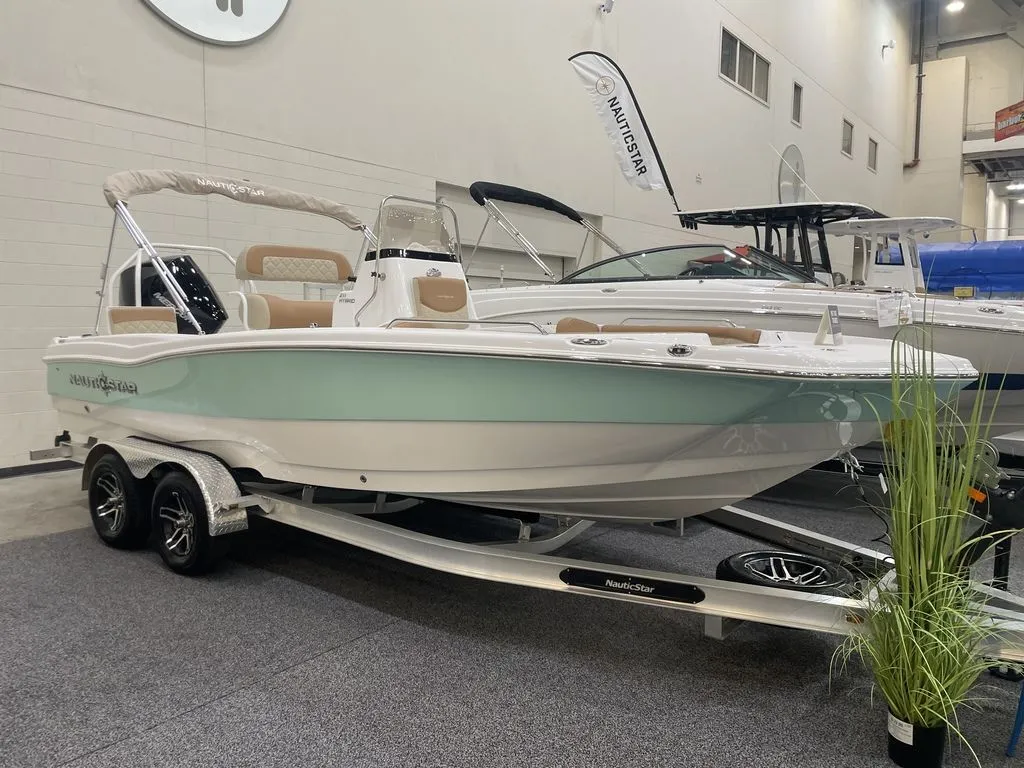 2024 NauticStar 211 Hybrid