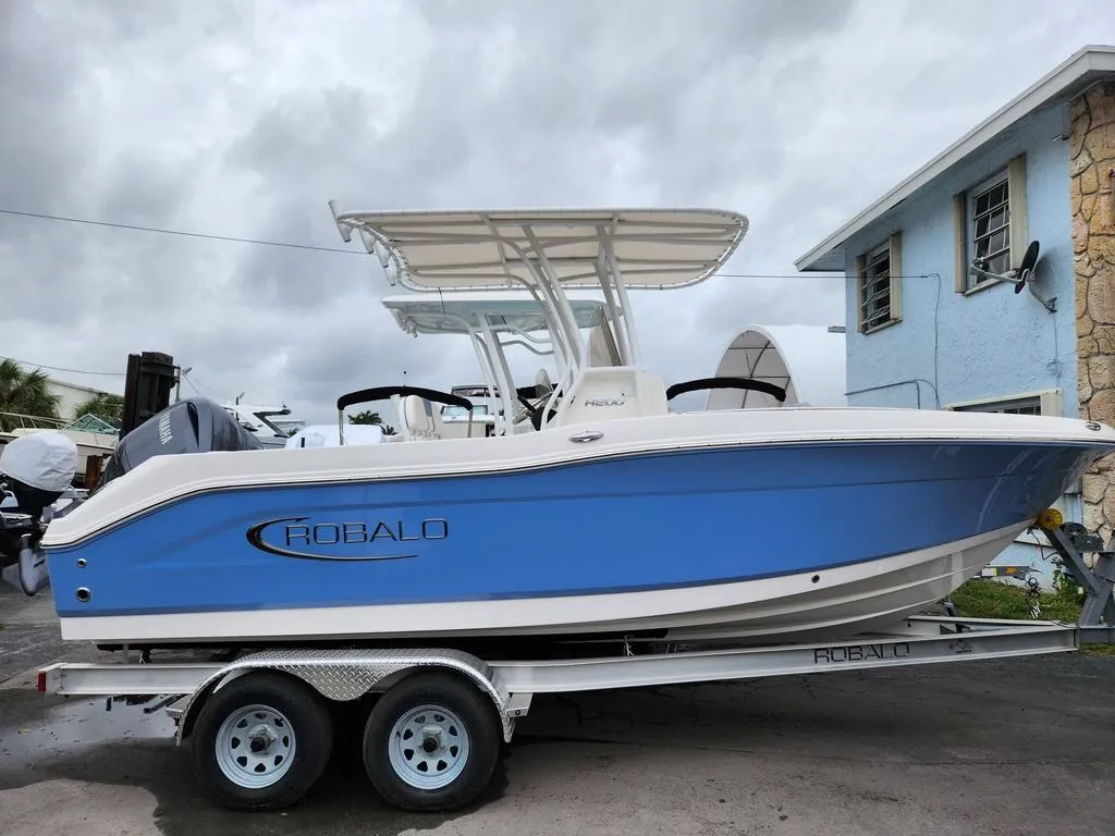 2024 Robalo R200 in North Miami, FL