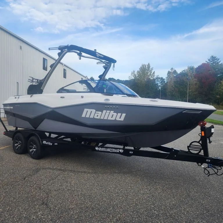 2024 Malibu Boats 22 LSV in Meredith, NH