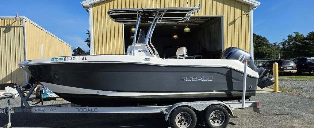 2017 Robalo R200 in Essex, MD