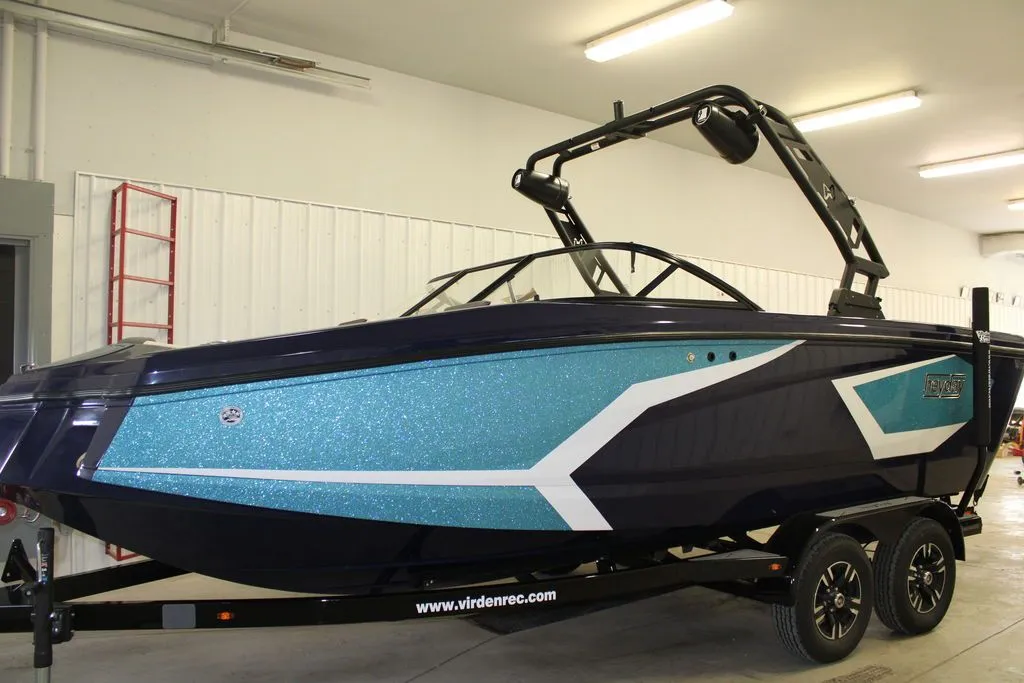2023 Heyday Wake Boats WT-2DC in Virden, MB