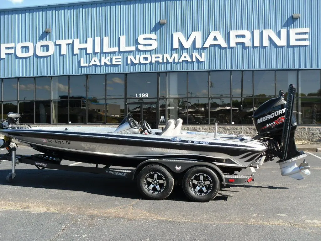 2017 Phoenix Bass Boats 920 ProXP in Mooresville, NC