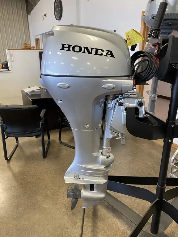 2024 Honda Marine 15HP 4-Stroke Tiller Outboard 