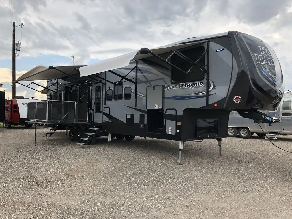 2017 Heartland Road Warrior RW 427