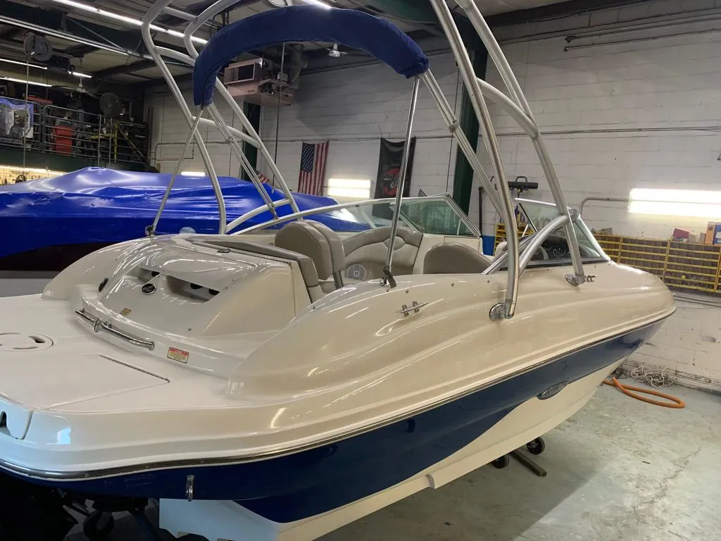 2003 Sea Ray Sundeck 200 in Brookfield, CT