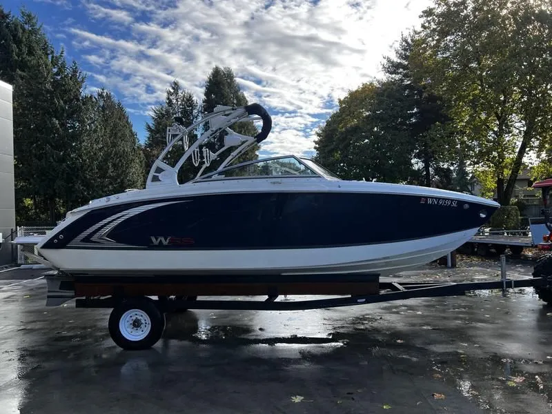 2017 Cobalt Boats R5WSS Surf in Seattle, WA