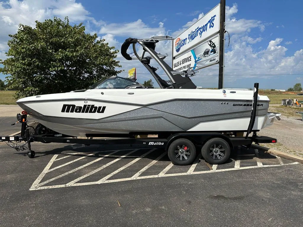 2024 Malibu Boats 22 LSV in Edmond, OK