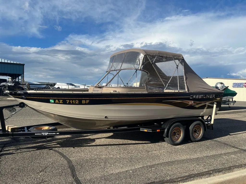 2003 Crestliner Super Hawk 2000 Sterndrive