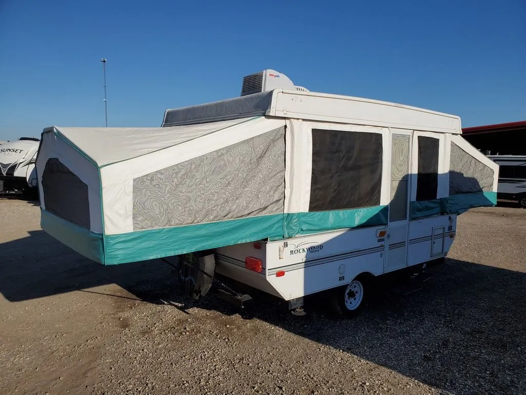 2003 Forest River Rockwood Freedom 2280