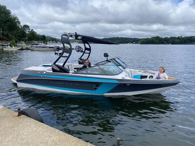 2015 Nautique 210