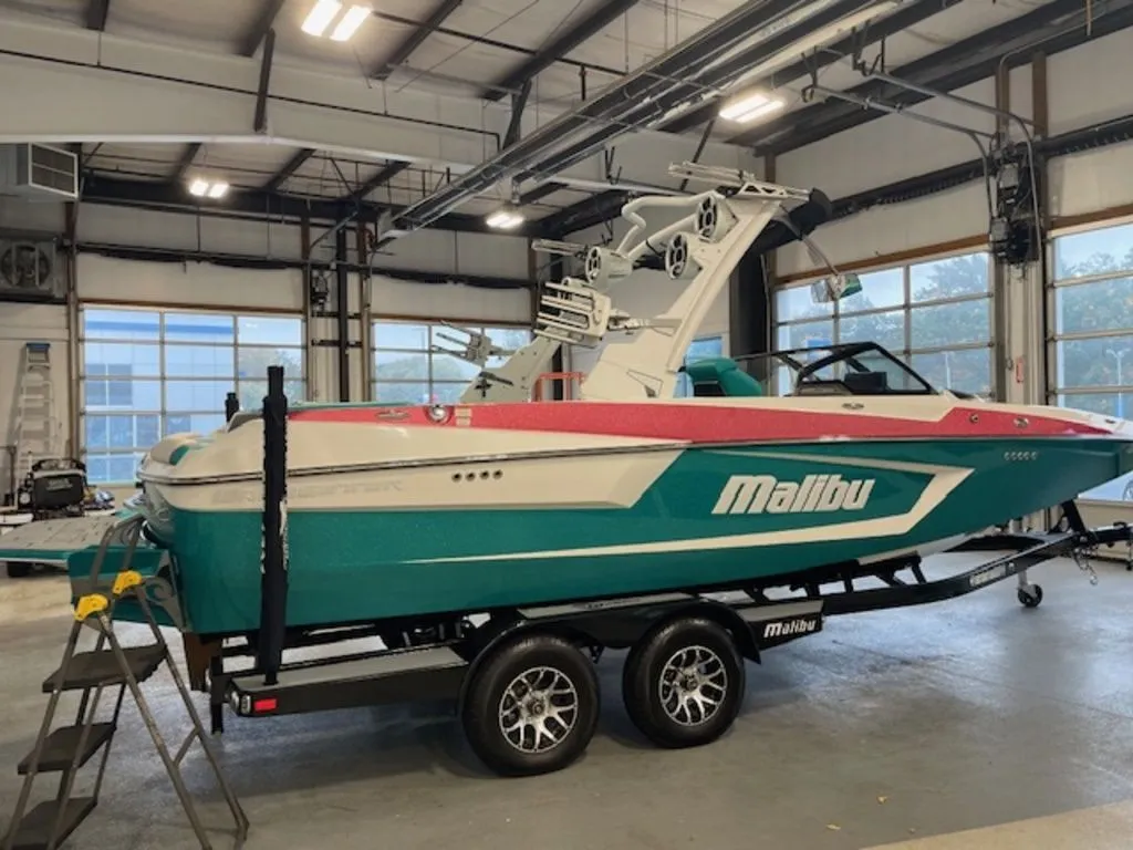 2021 Malibu Boats 23 MXZ in Meredith, NH