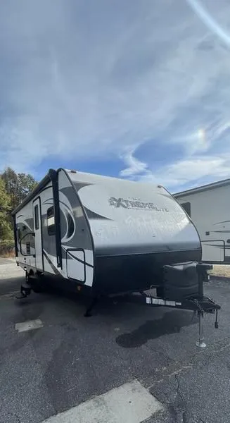 2018 Forest River Vibe Extreme Lite 224RLS