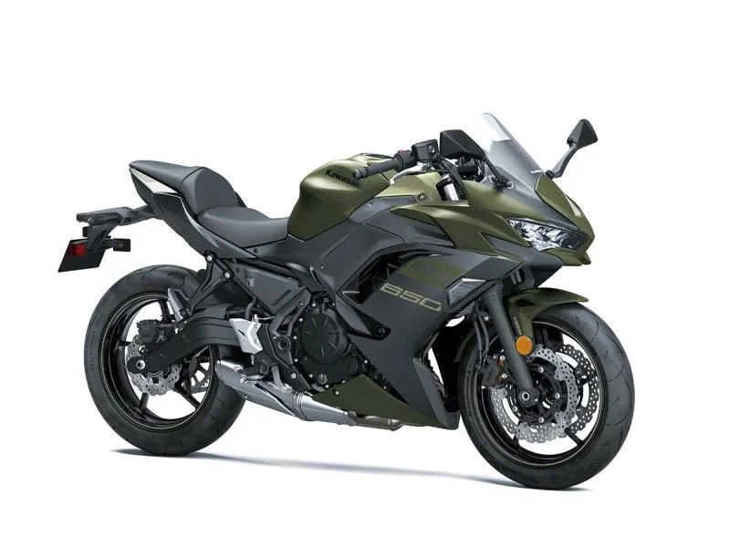 2024 Kawasaki Ninja 650 Metallic Covert Green/Metallic Spark Black