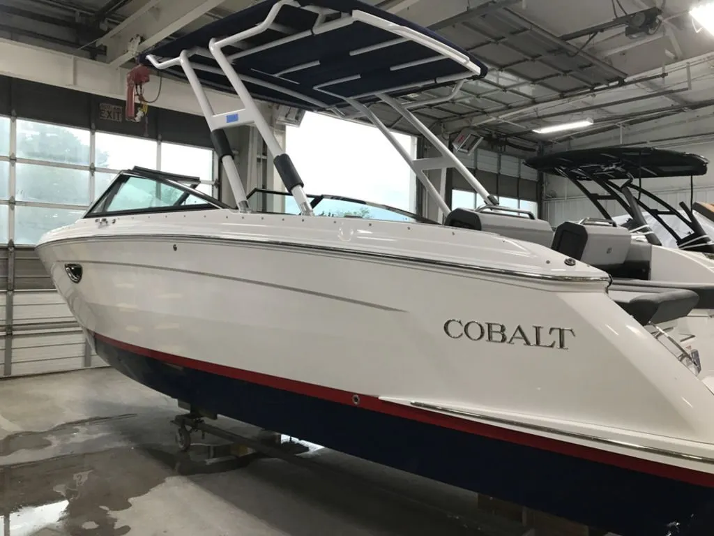 2022 Cobalt Boats R8 Outboard in Rocklin, CA