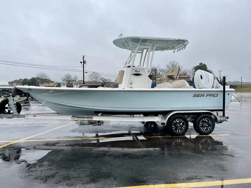 2024 Sea Pro  230 Bay