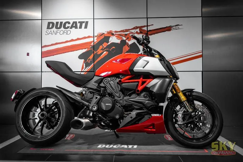 2021 Ducati Diavel 1260 S Ducati Red