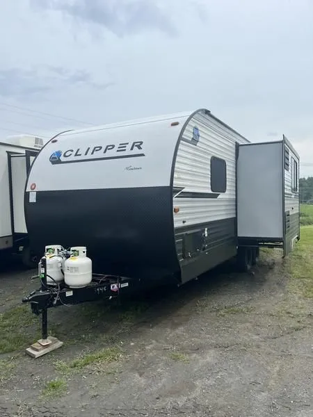 2023 CLIPPER  251RBS