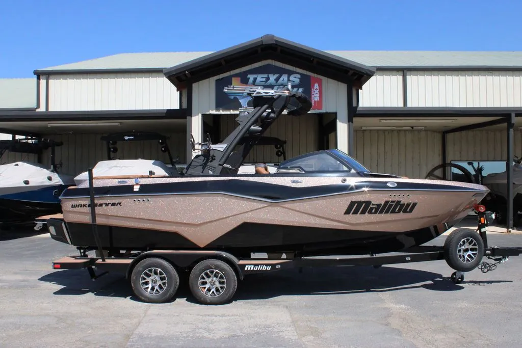 2023 Malibu Boats 22 LSV in Austin, TX
