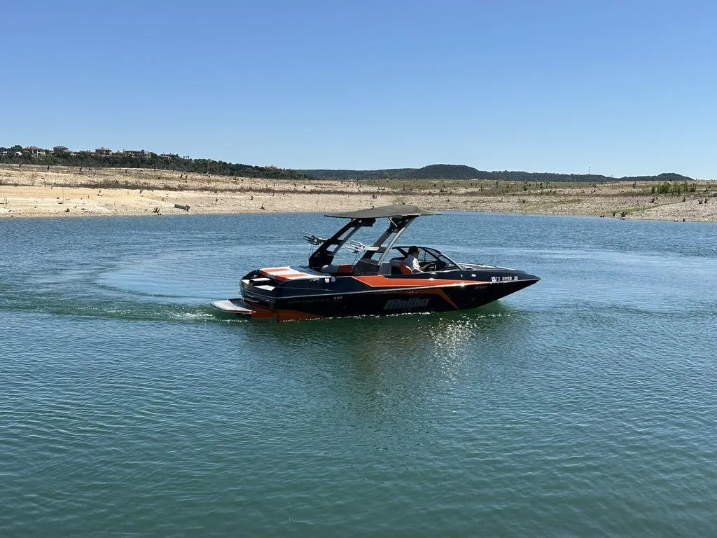 2020 Malibu Boats 21 MLX in Austin, TX