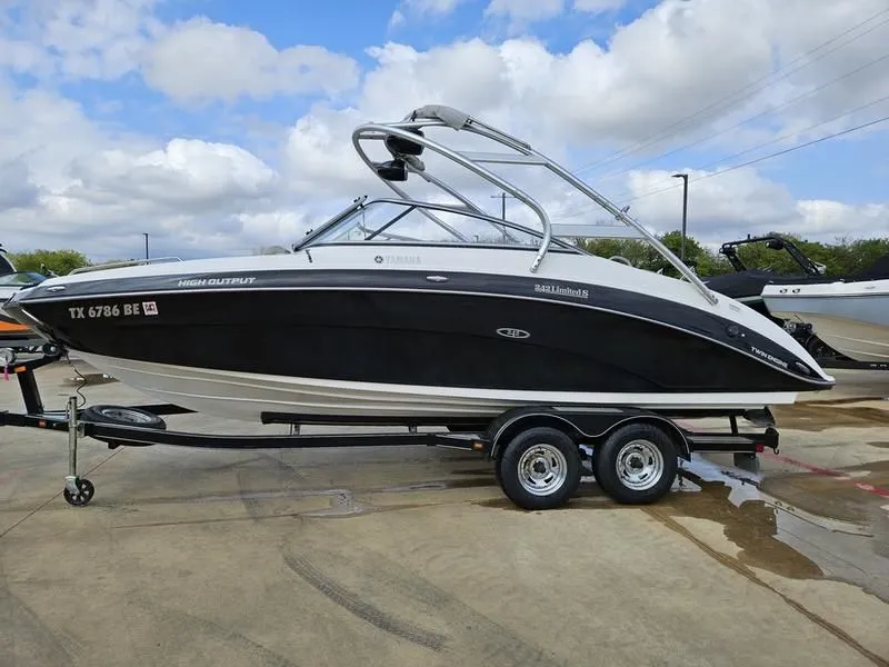 2010 Yamaha 242 Limited S in Sanger, TX